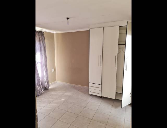 1 BEDROOM PROPERTY TO RENT IN MANIINI